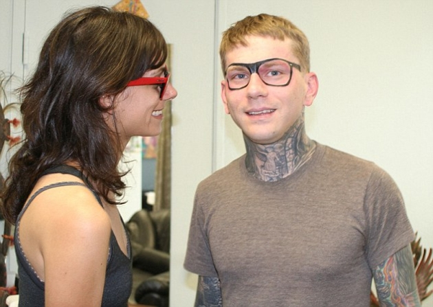 How Two Different Guys Ended Up With Eyeglasses Tattooed On Their Faces -  Neatorama
